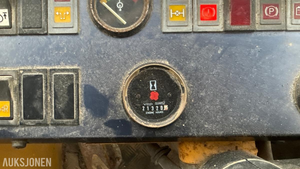 1984 Volvo BM LM 4500 Hjullaster 21 320t m/ skuffe