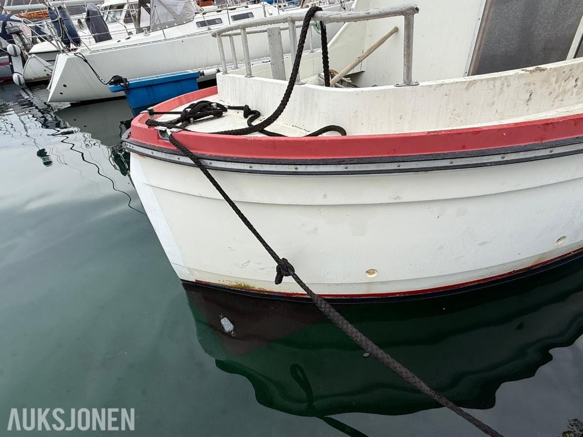 1986 26 Fots cabincruiser - VHF - Plotter/ekkolodd - Ny service