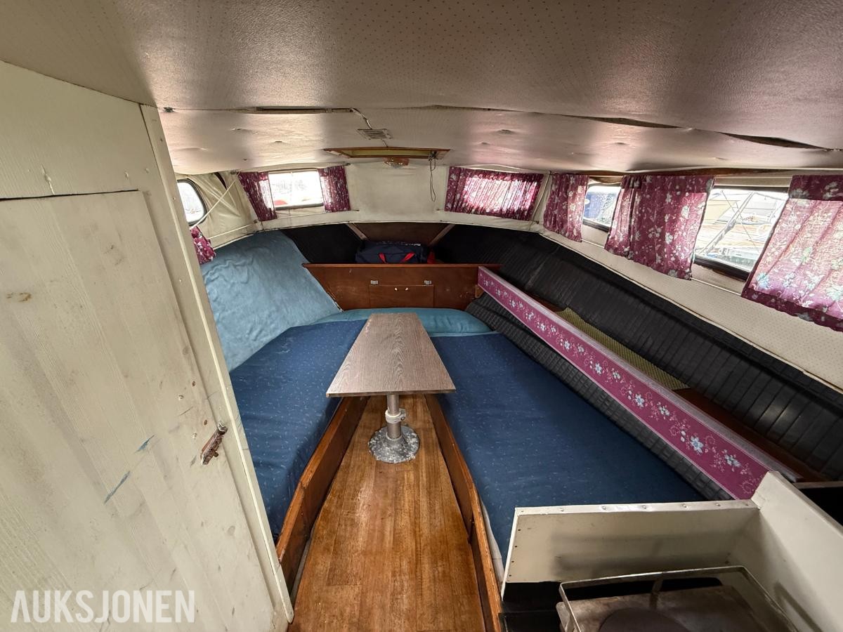 1986 26 Fots cabincruiser - VHF - Plotter/ekkolodd - Ny service
