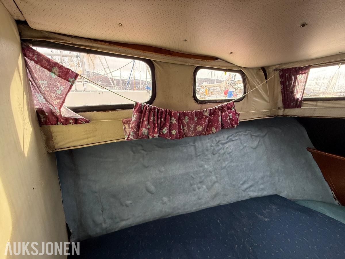 1986 26 Fots cabincruiser - VHF - Plotter/ekkolodd - Ny service