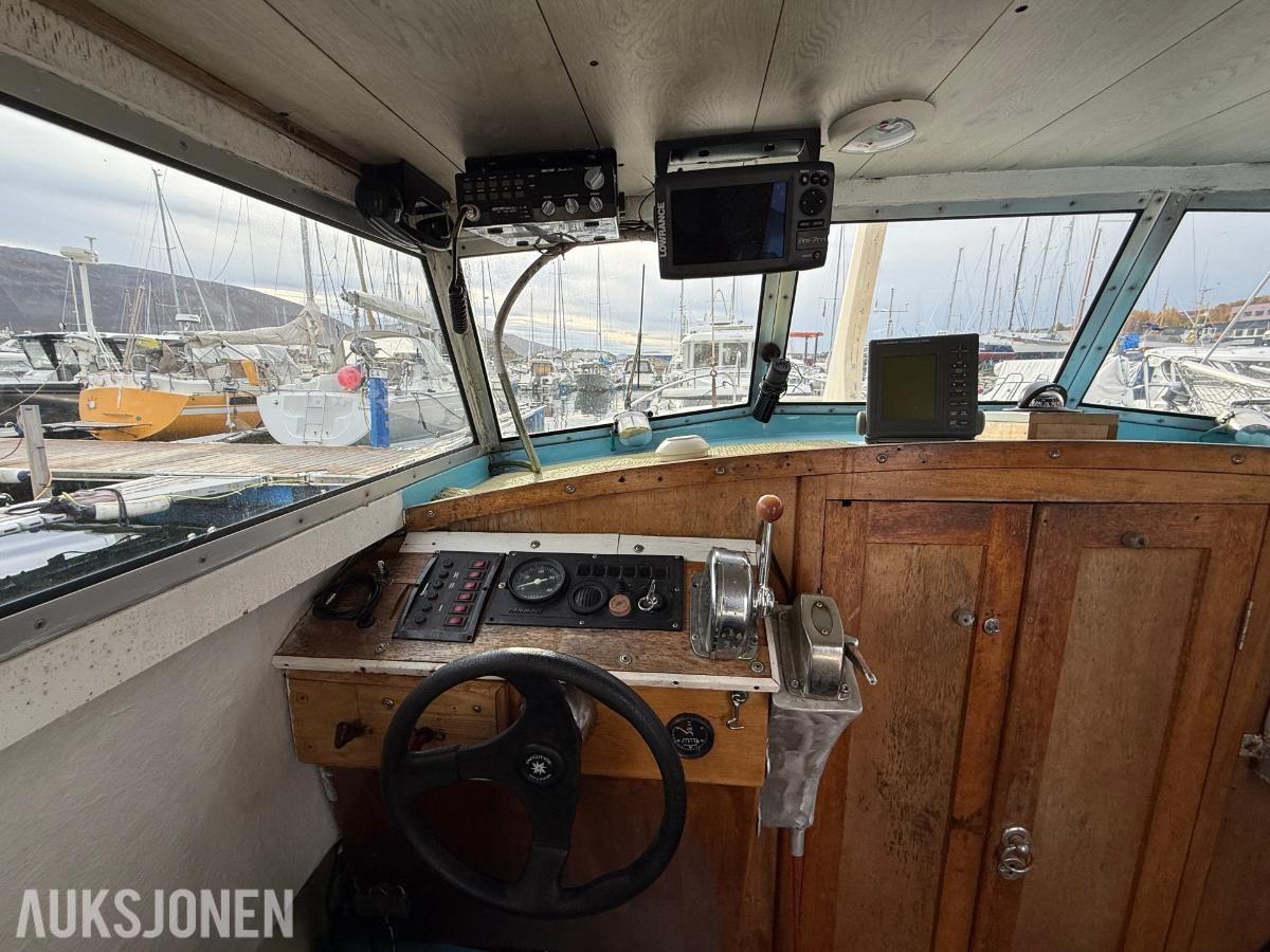 1986 26 Fots cabincruiser - VHF - Plotter/ekkolodd - Ny service