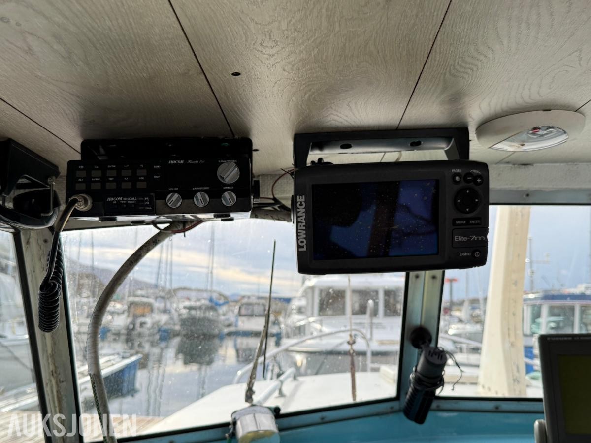 1986 26 Fots cabincruiser - VHF - Plotter/ekkolodd - Ny service