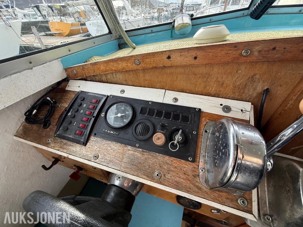 1986 26 Fots cabincruiser - VHF - Plotter/ekkolodd - Ny service