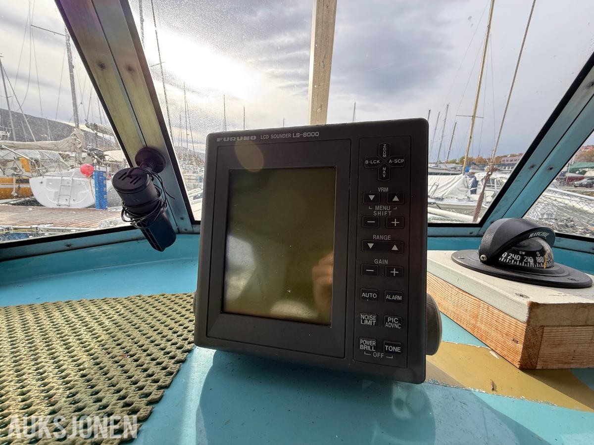 1986 26 Fots cabincruiser - VHF - Plotter/ekkolodd - Ny service
