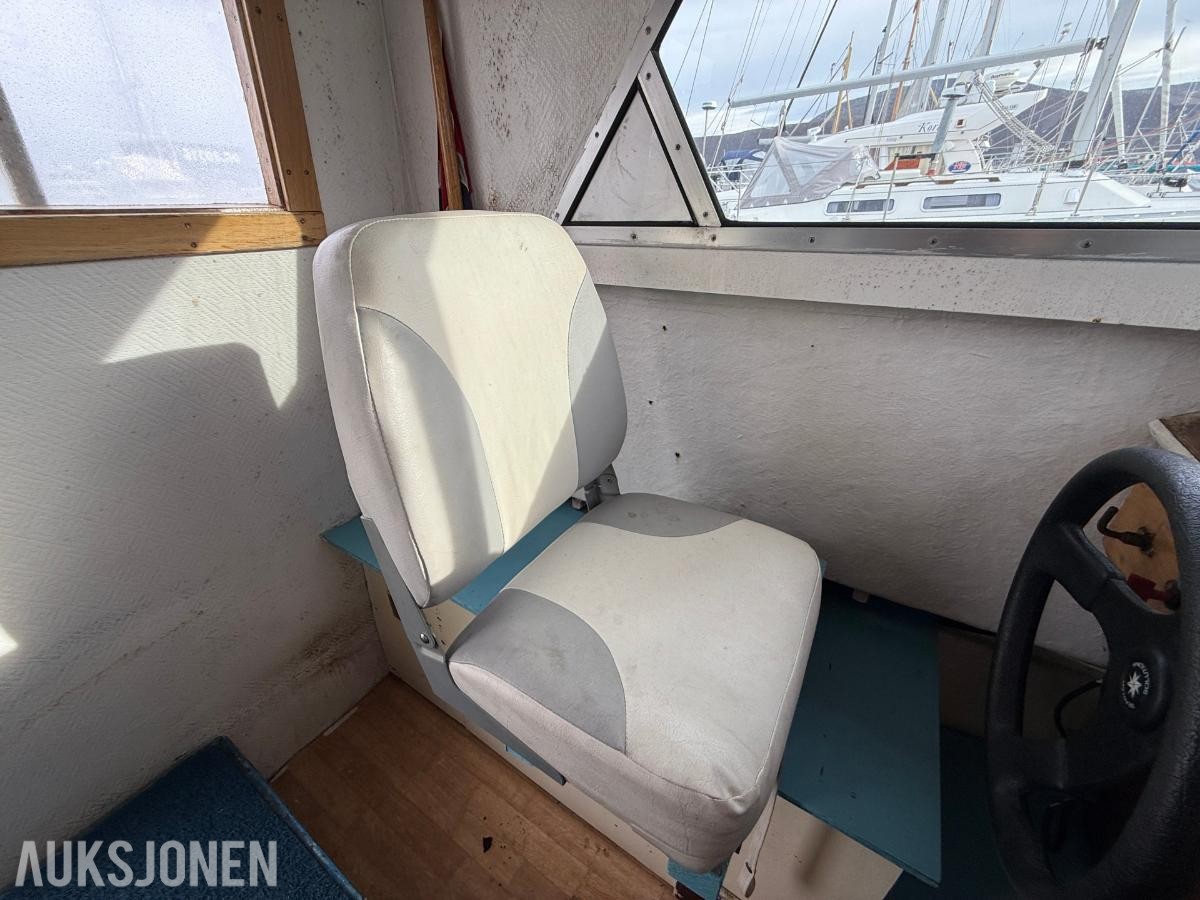 1986 26 Fots cabincruiser - VHF - Plotter/ekkolodd - Ny service