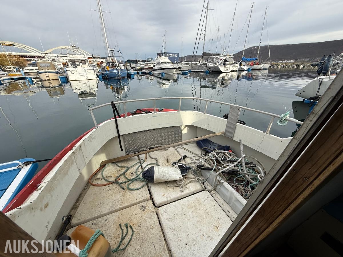 1986 26 Fots cabincruiser - VHF - Plotter/ekkolodd - Ny service