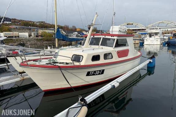 1986 26 Fots cabincruiser - VHF - Plotter/ekkolodd - Ny service