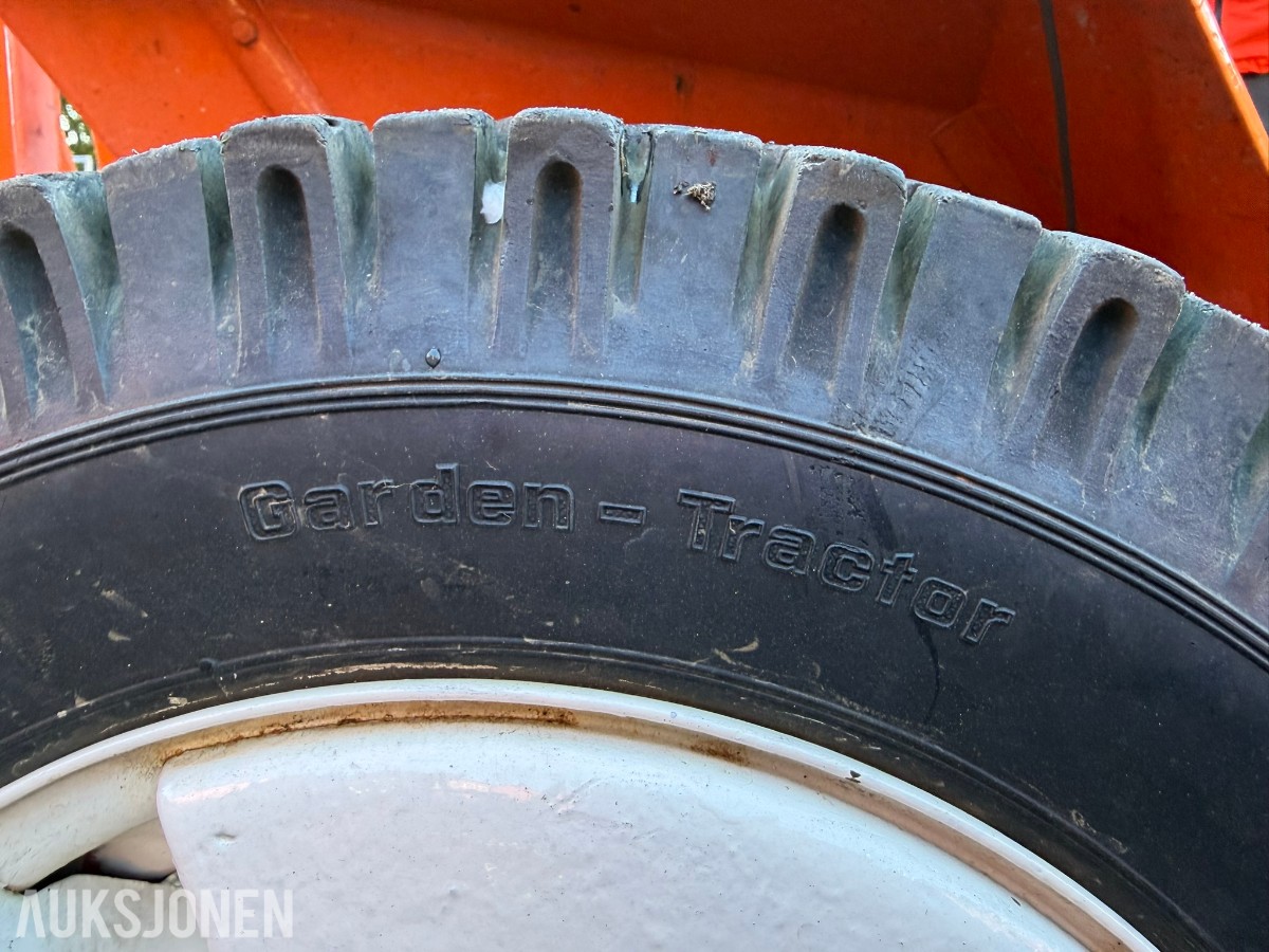 1964 Jacobsen Chief hagetraktor med Atlas Copco luftkompressor og tilhengere
