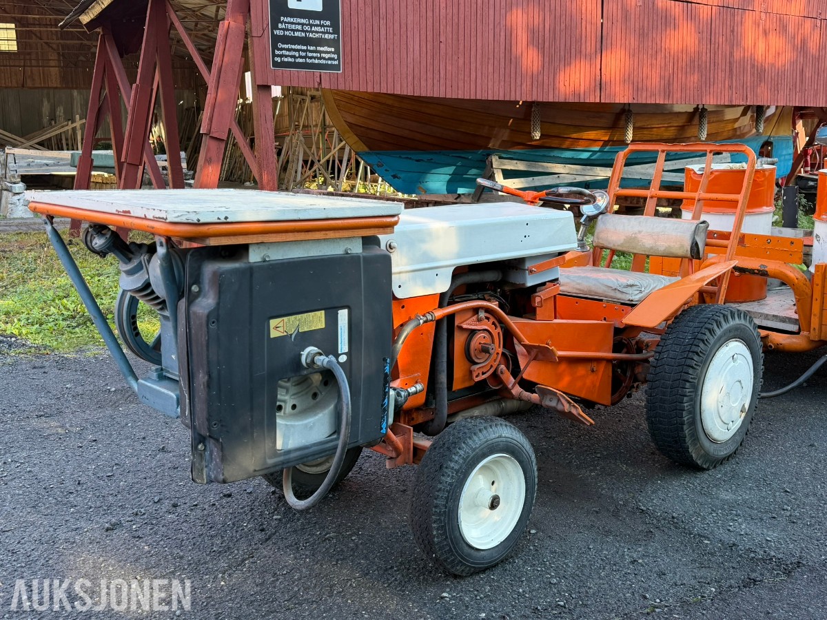 1964 Jacobsen Chief hagetraktor med Atlas Copco luftkompressor og tilhengere