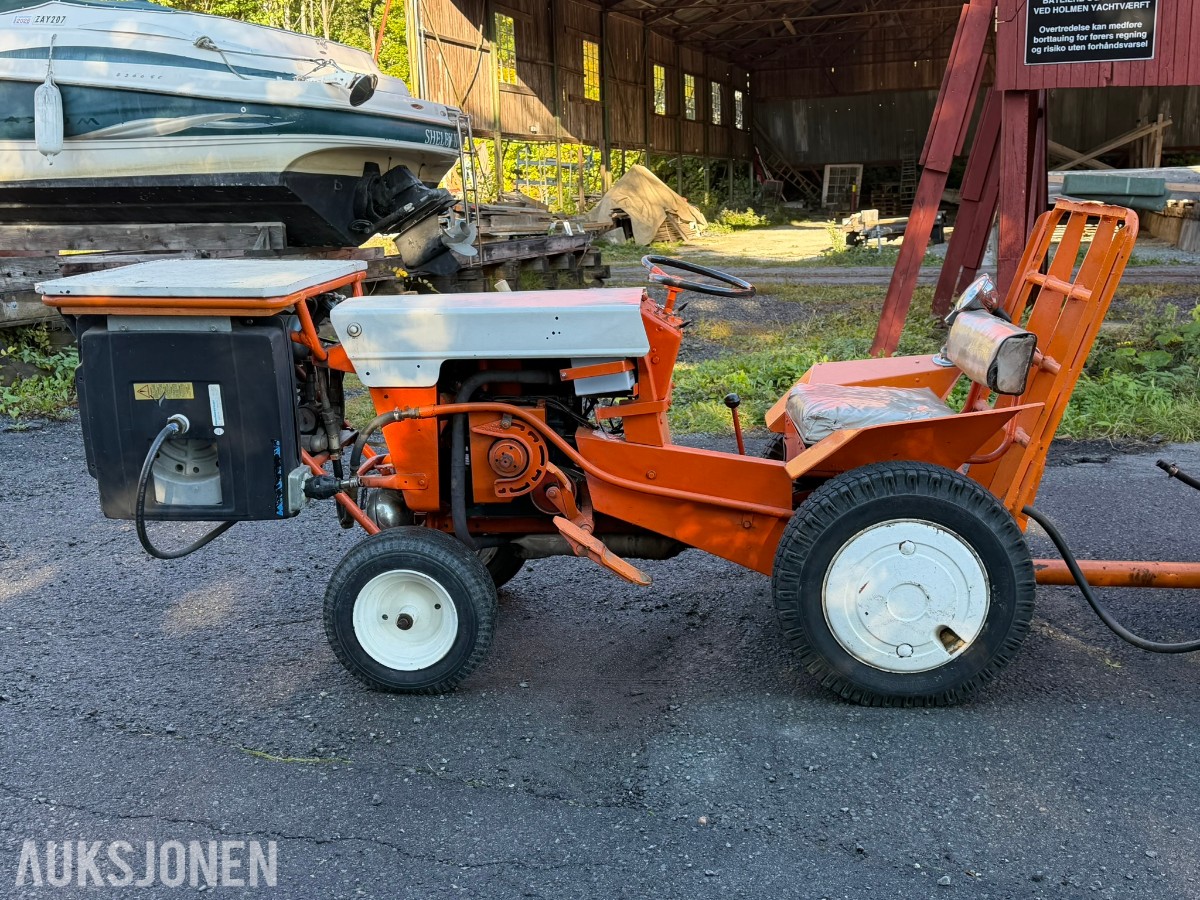 1964 Jacobsen Chief hagetraktor med Atlas Copco luftkompressor og tilhengere