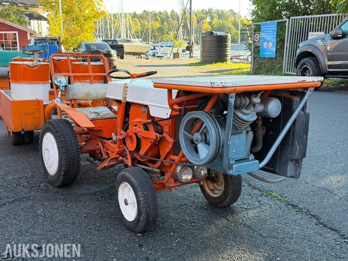 1964 Jacobsen Chief hagetraktor med Atlas Copco luftkompressor og tilhengere