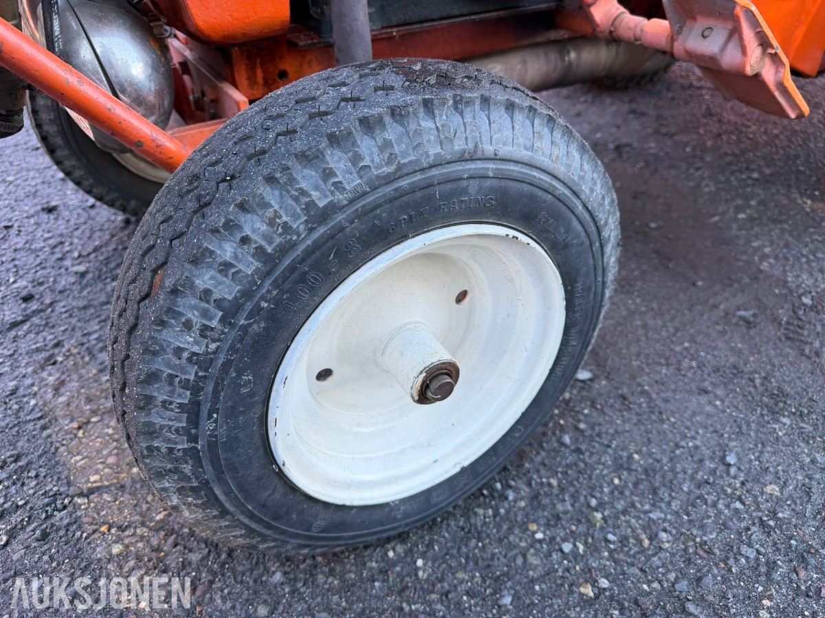 1964 Jacobsen Chief hagetraktor med Atlas Copco luftkompressor og tilhengere