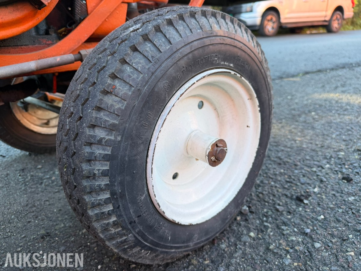 1964 Jacobsen Chief hagetraktor med Atlas Copco luftkompressor og tilhengere