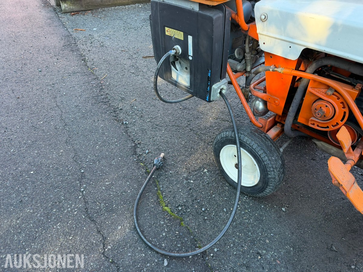 1964 Jacobsen Chief hagetraktor med Atlas Copco luftkompressor og tilhengere