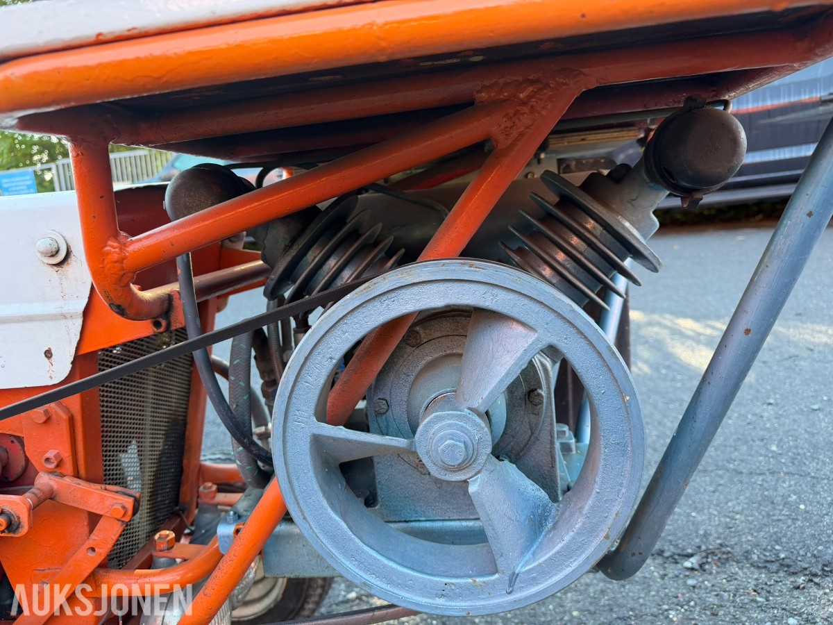 1964 Jacobsen Chief hagetraktor med Atlas Copco luftkompressor og tilhengere