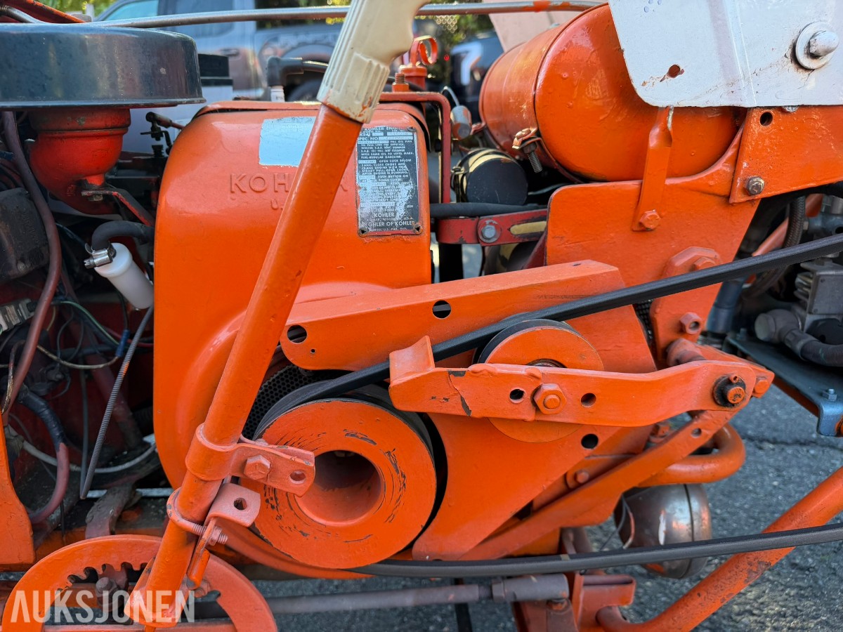 1964 Jacobsen Chief hagetraktor med Atlas Copco luftkompressor og tilhengere