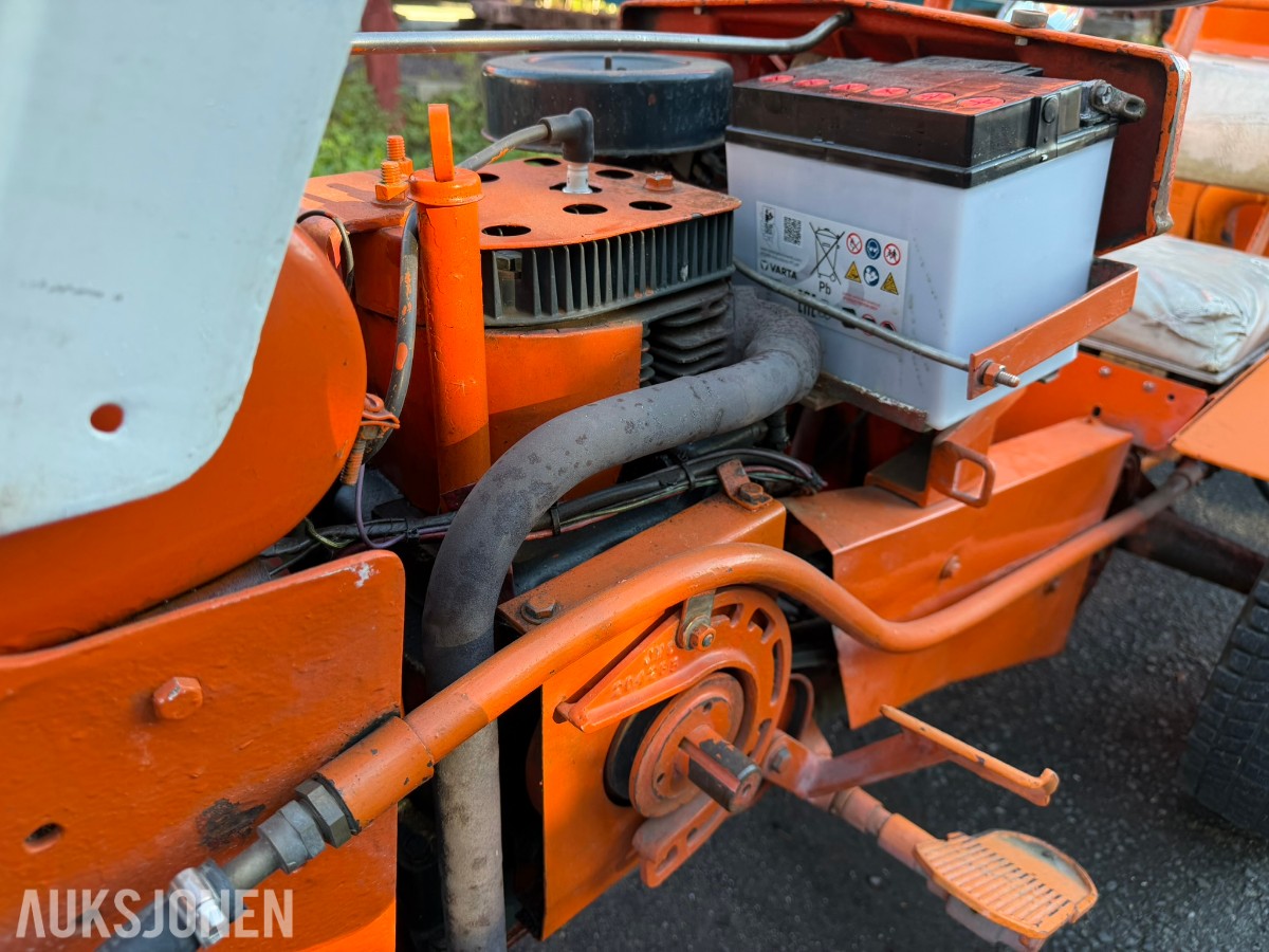 1964 Jacobsen Chief hagetraktor med Atlas Copco luftkompressor og tilhengere