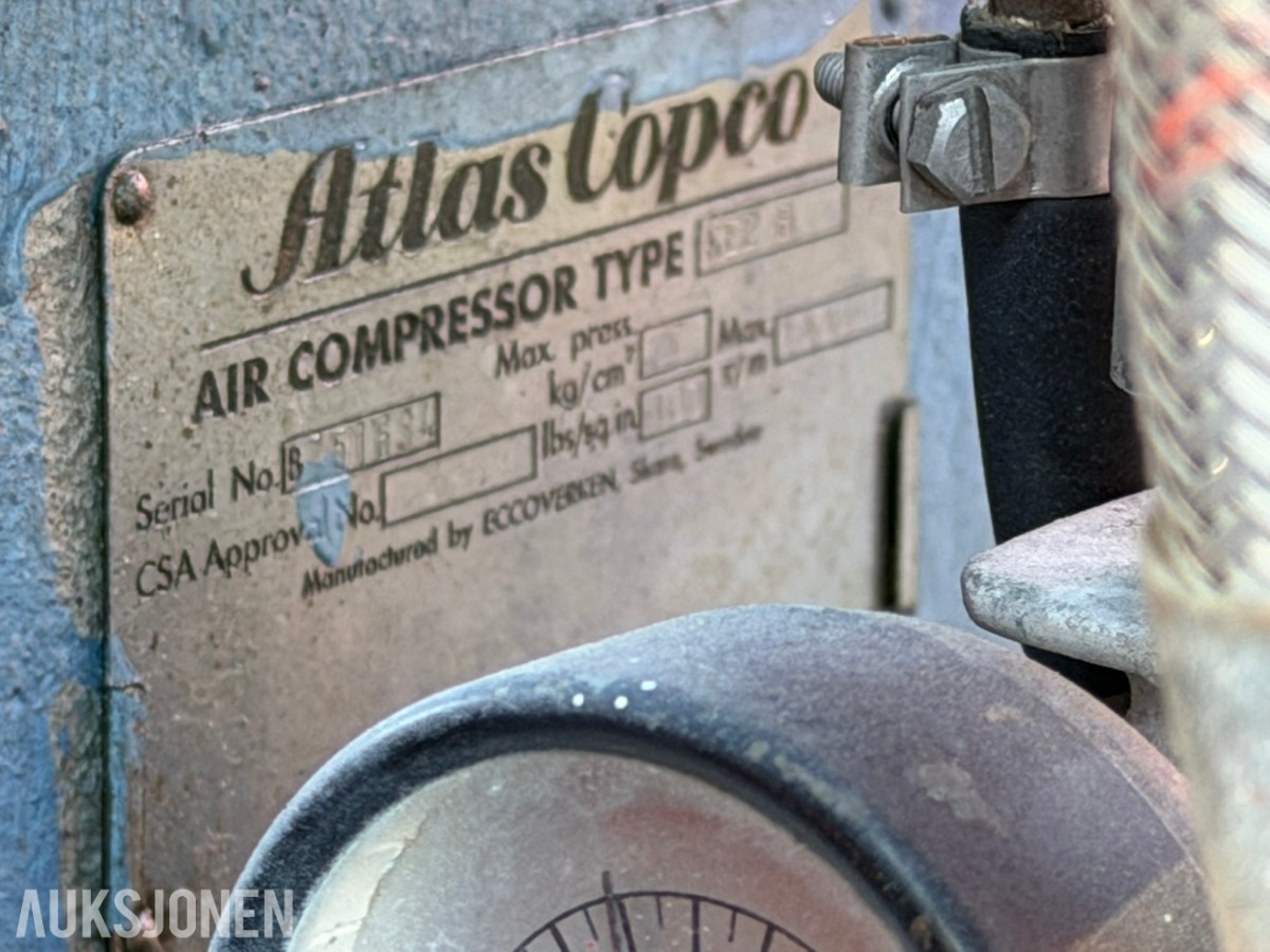 1964 Jacobsen Chief hagetraktor med Atlas Copco luftkompressor og tilhengere