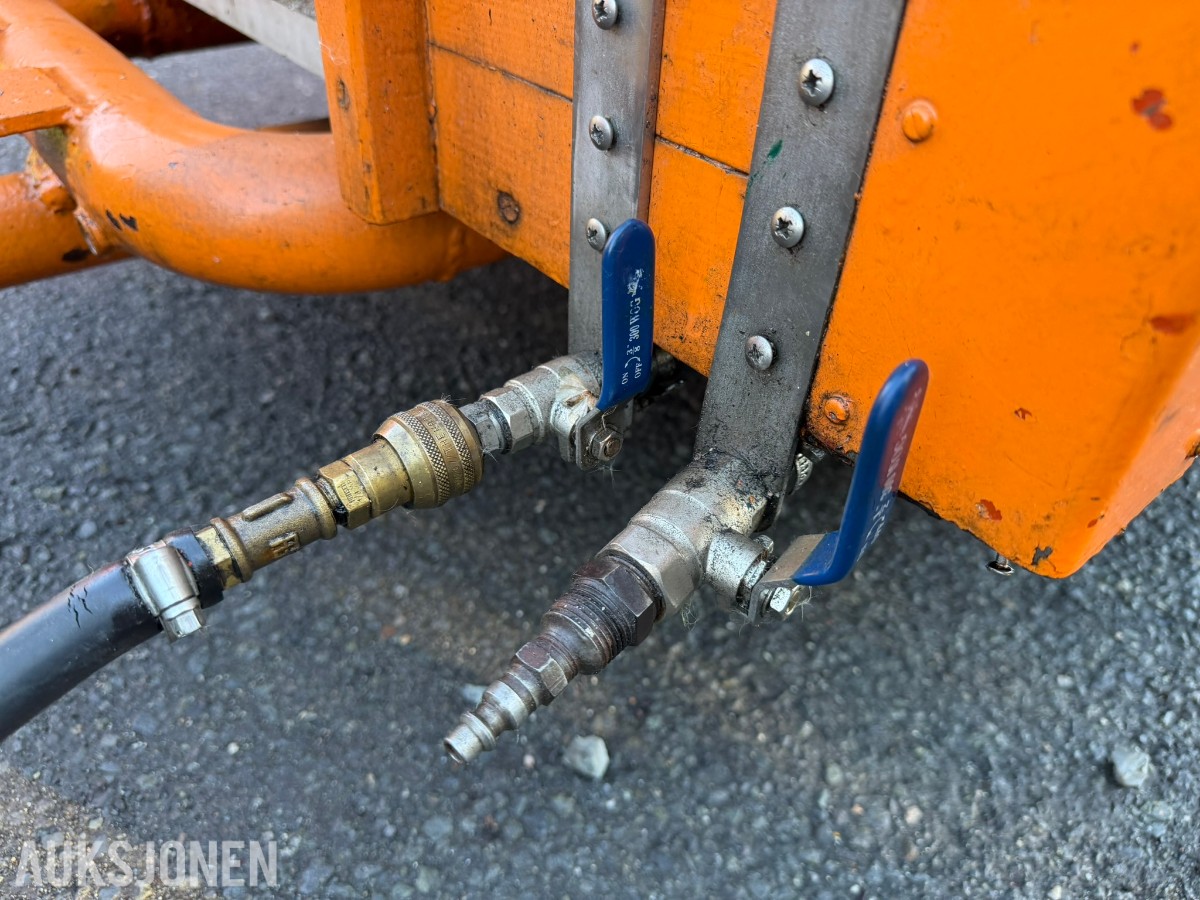 1964 Jacobsen Chief hagetraktor med Atlas Copco luftkompressor og tilhengere