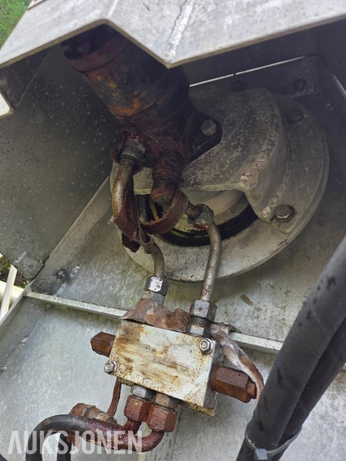 Hydraulisk slangetrommel for undervannsarbeid med BINI slepering og svivel