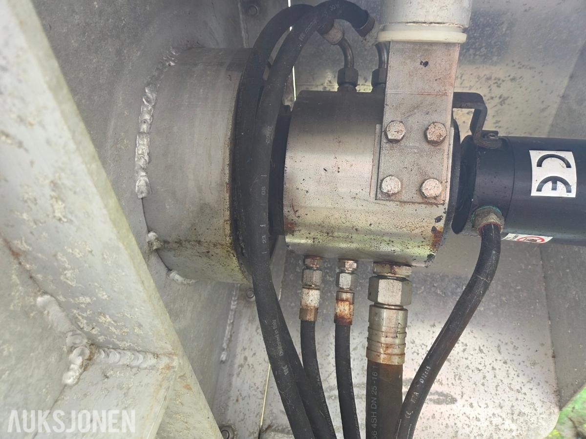 Hydraulisk slangetrommel for undervannsarbeid med BINI slepering og svivel