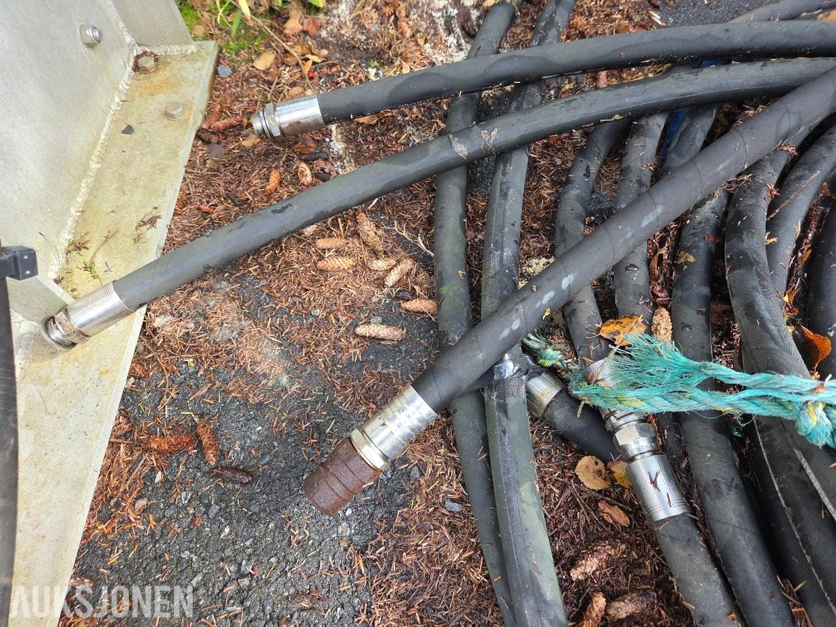 Hydraulisk slangetrommel for undervannsarbeid med BINI slepering og svivel
