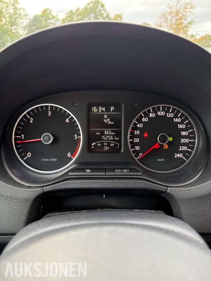 2011 Volkswagen Polo 1.6 90hk automat s+v dekk 152300km