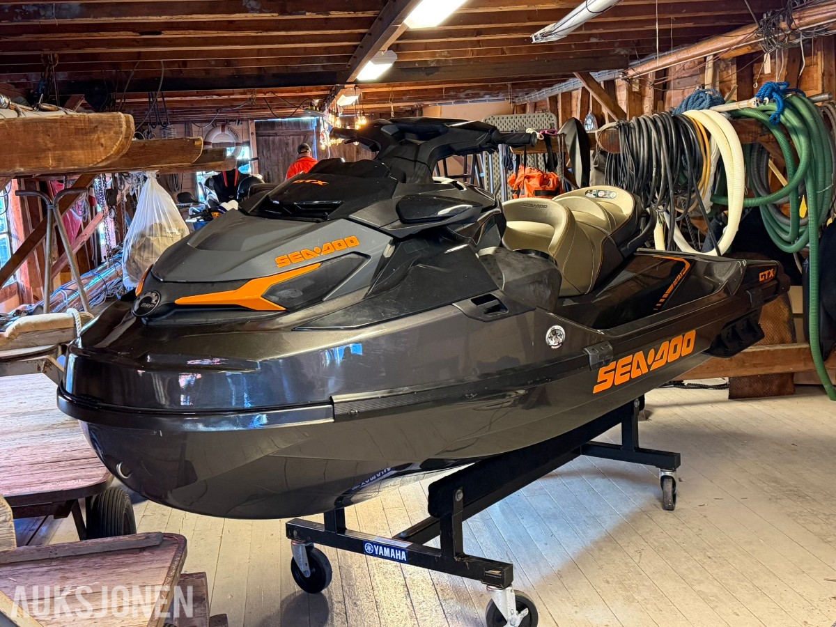 2021 SeaDoo GTX 230