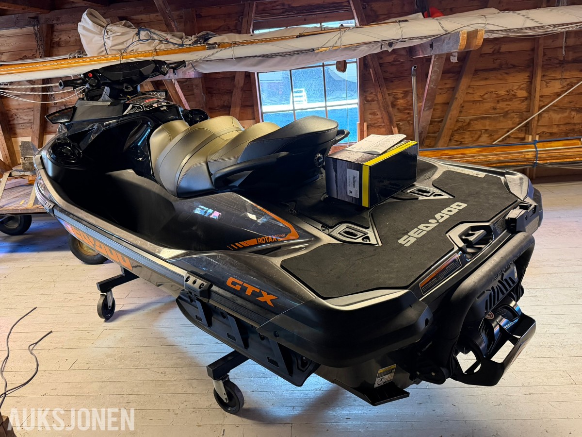 2021 SeaDoo GTX 230