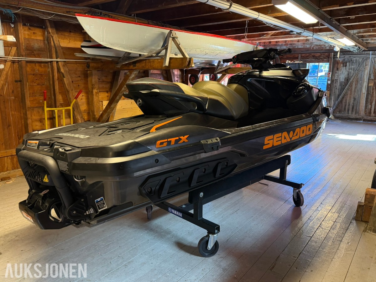 2021 SeaDoo GTX 230