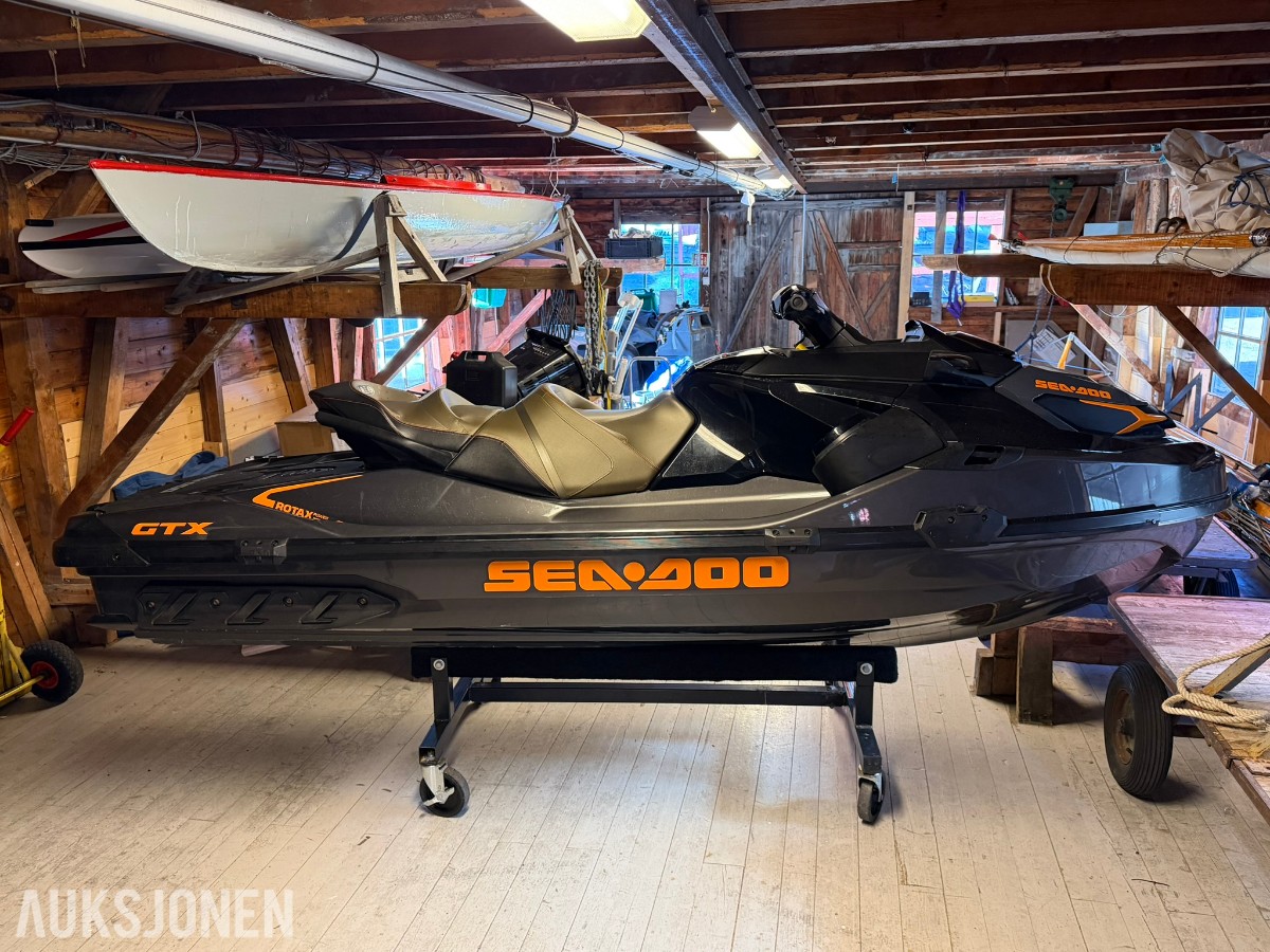 2021 SeaDoo GTX 230