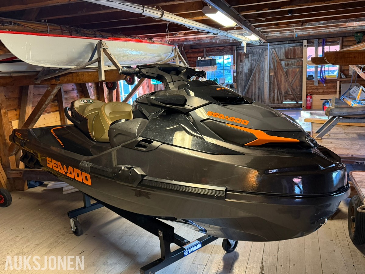 2021 SeaDoo GTX 230