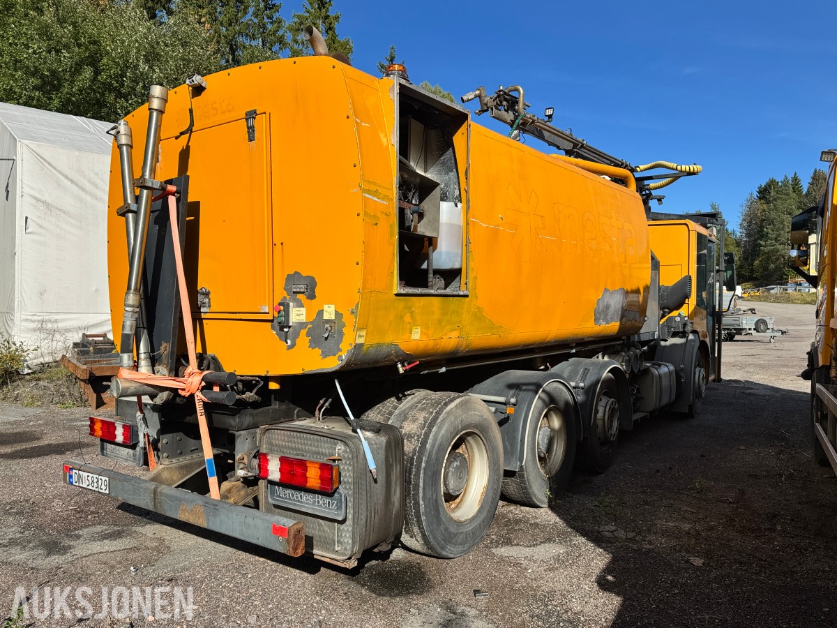 2011 Mercedes-Benz MecTec 3233LL ECONIC Tunnelvasker 