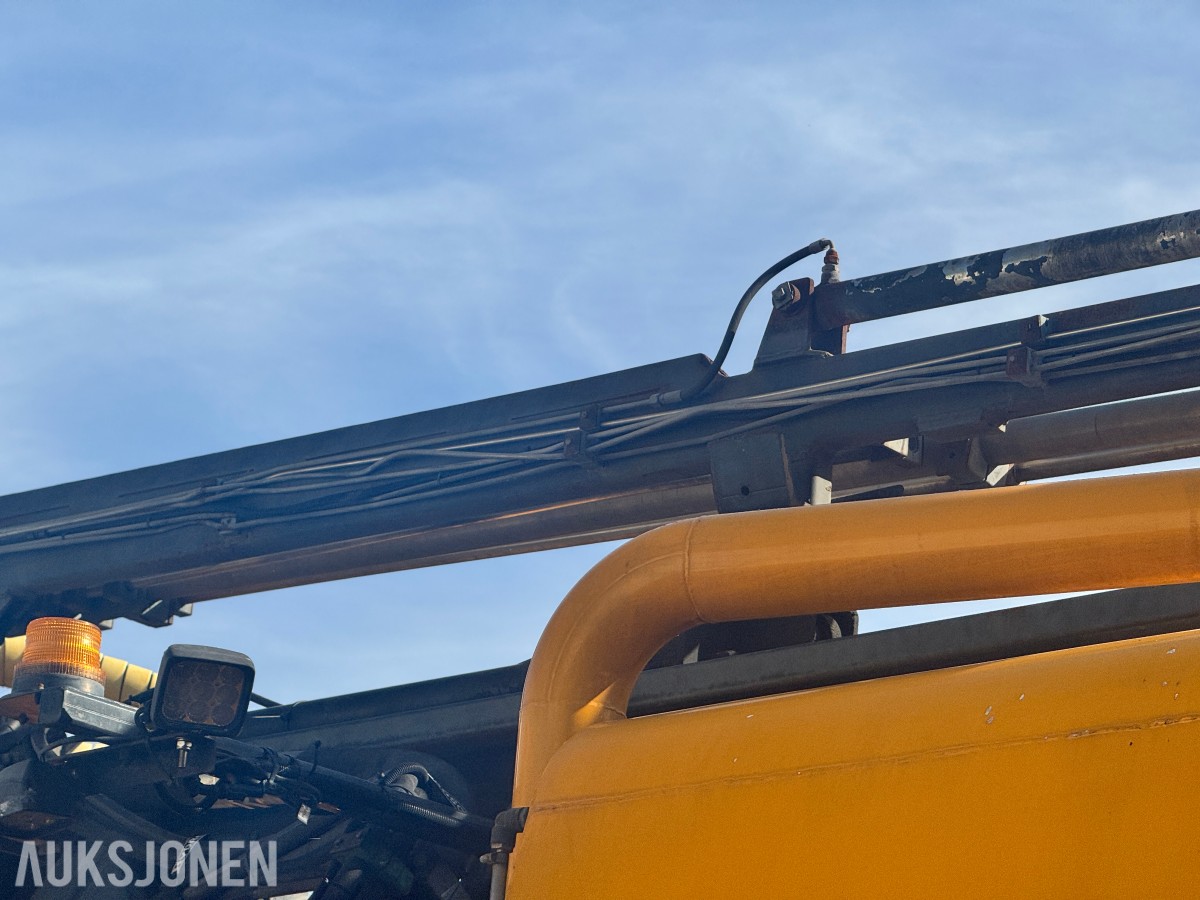 2011 Mercedes-Benz MecTec 3233LL ECONIC Tunnelvasker 