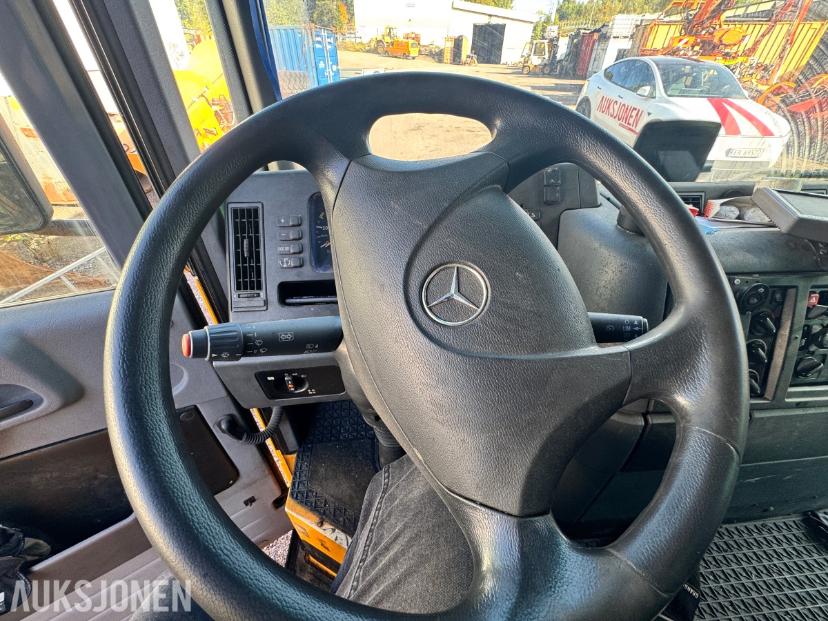 2011 Mercedes-Benz MecTec 3233LL ECONIC Tunnelvasker 