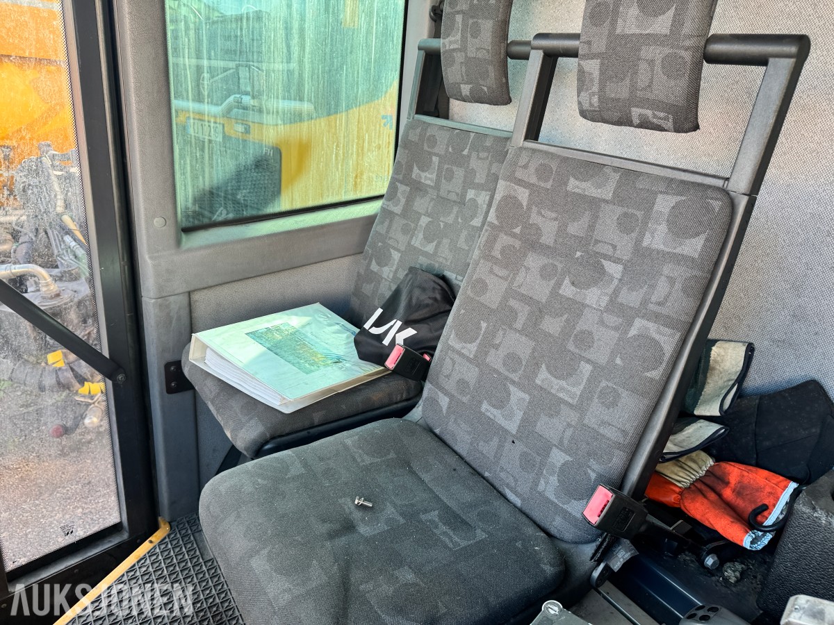 2011 Mercedes-Benz MecTec 3233LL ECONIC Tunnelvasker 