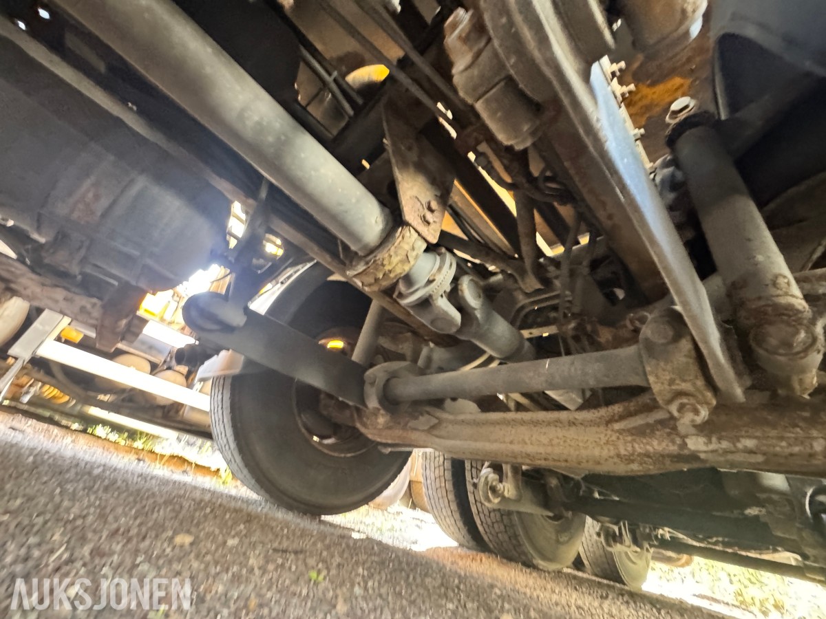 2011 Mercedes-Benz MecTec 3233LL ECONIC Tunnelvasker 