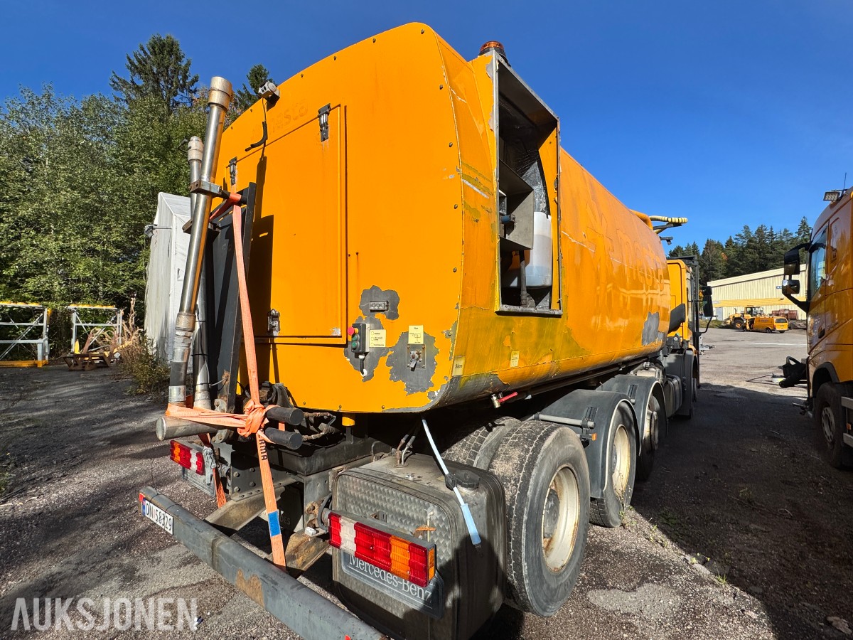 2011 Mercedes-Benz MecTec 3233LL ECONIC Tunnelvasker 