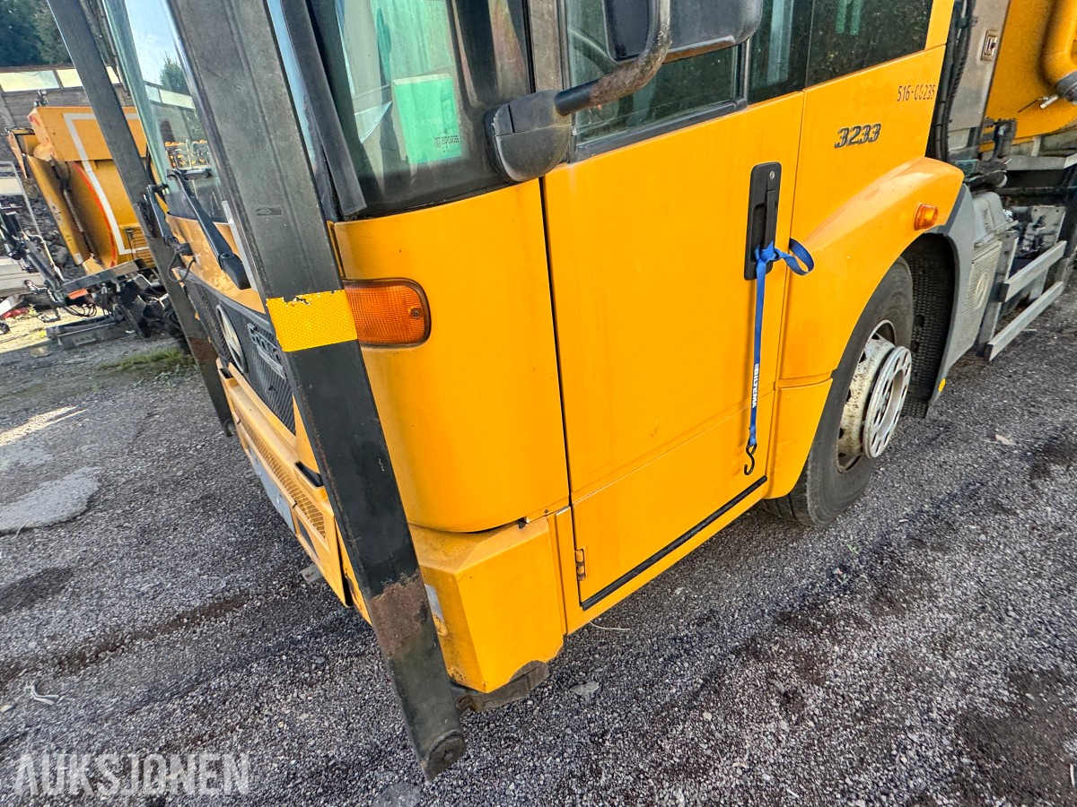 2011 Mercedes-Benz MecTec 3233LL ECONIC Tunnelvasker 