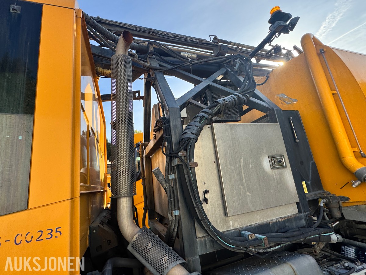2011 Mercedes-Benz MecTec 3233LL ECONIC Tunnelvasker 