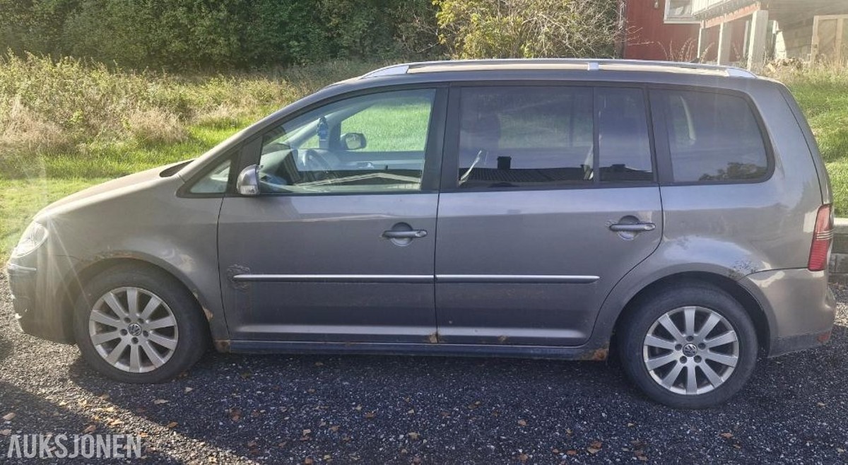 2008 Volkswagen Touran 1.9 Diesel, Automat, Delebil/Reparasjonsobjekt