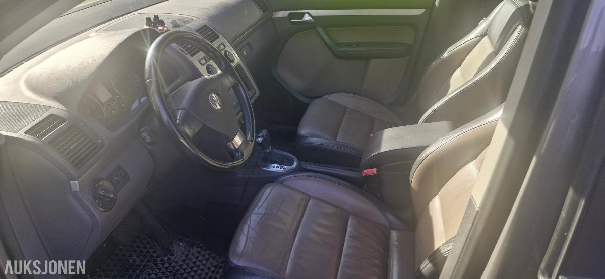 2008 Volkswagen Touran 1.9 Diesel, Automat, Delebil/Reparasjonsobjekt