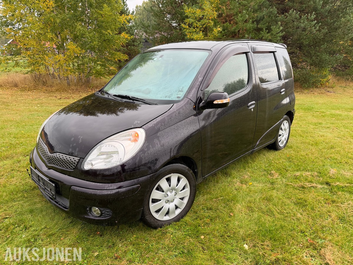 2005 Toyota YARIS VERSO 1.3-84 - 5 seter - servicehistorikk