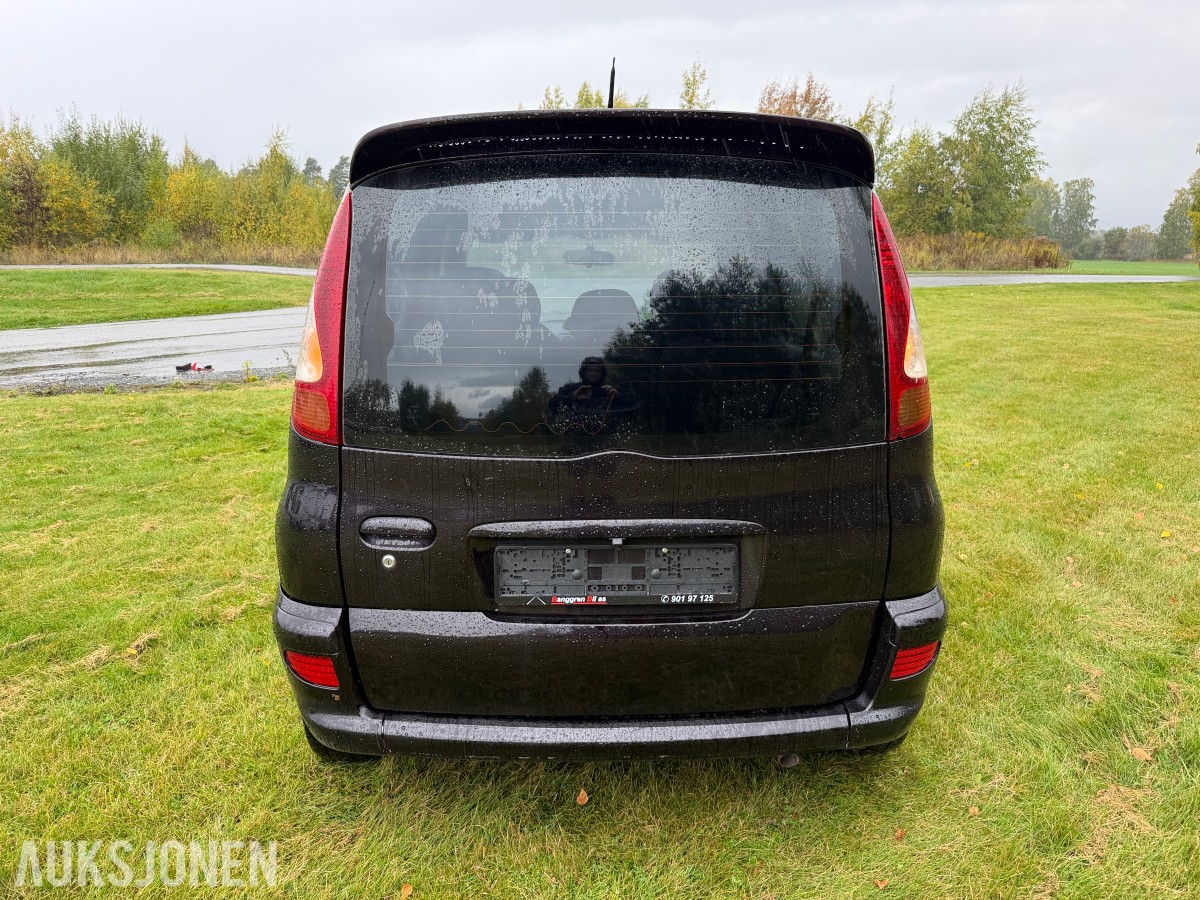 2005 Toyota YARIS VERSO 1.3-84 - 5 seter - servicehistorikk