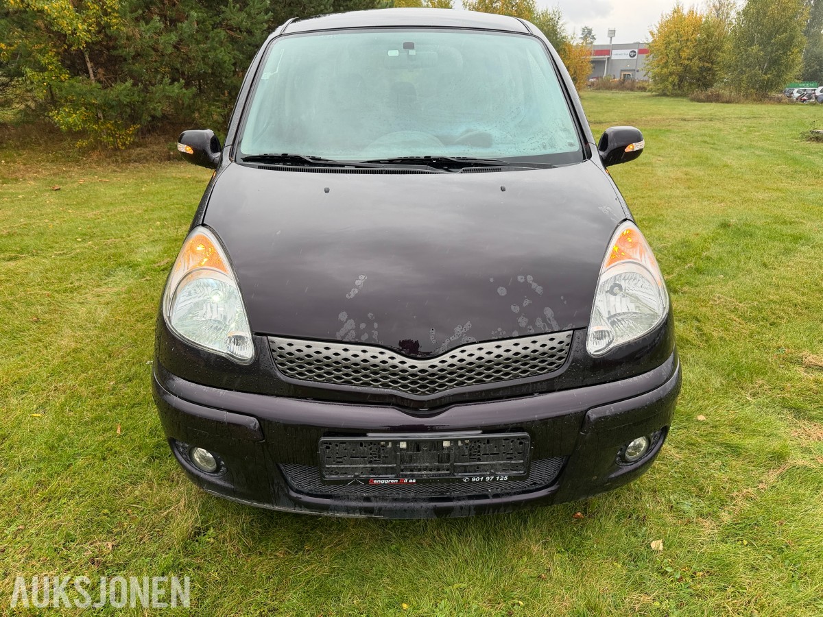 2005 Toyota YARIS VERSO 1.3-84 - 5 seter - servicehistorikk