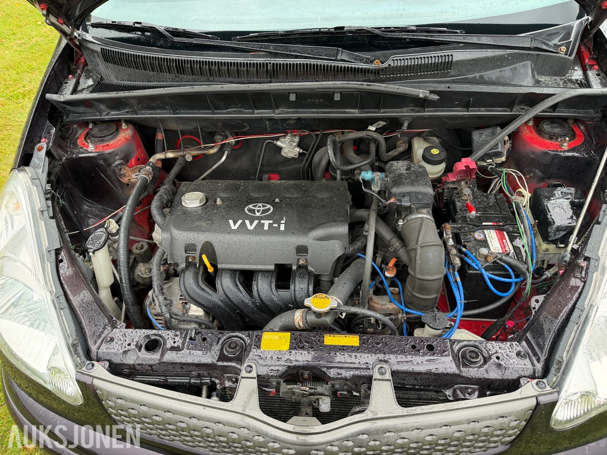 2005 Toyota YARIS VERSO 1.3-84 - 5 seter - servicehistorikk