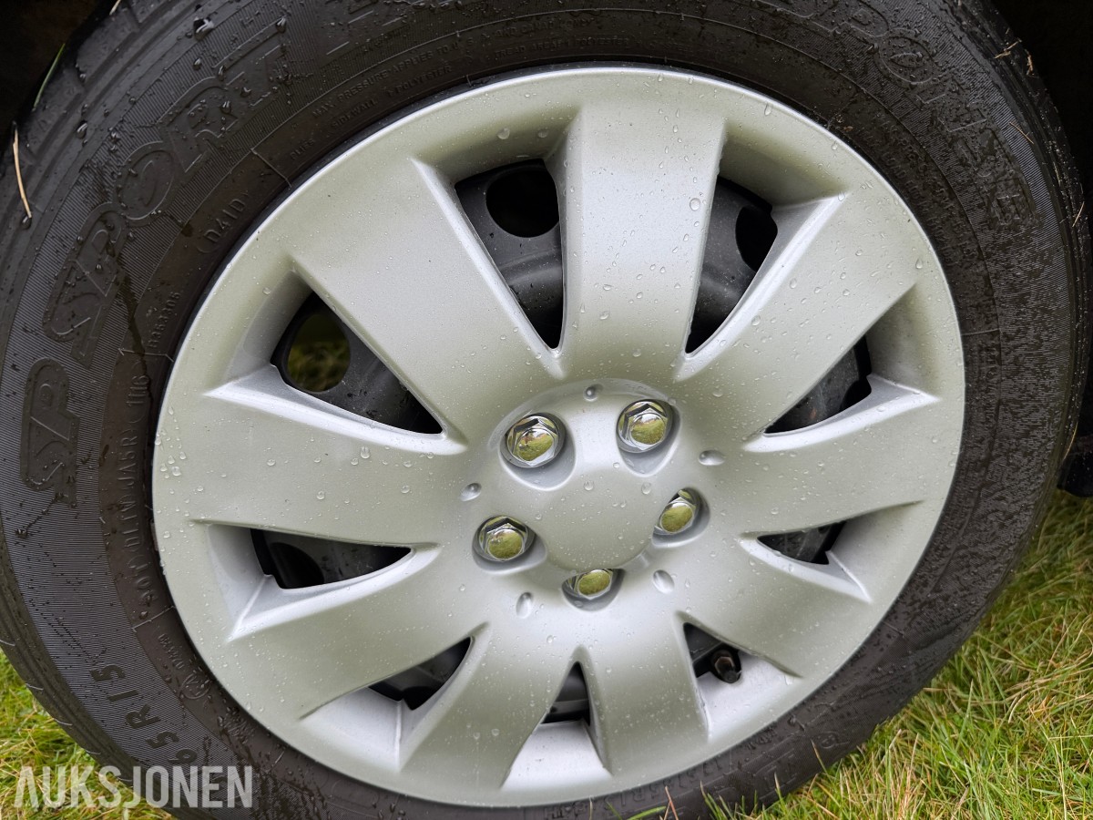 2005 Toyota YARIS VERSO 1.3-84 - 5 seter - servicehistorikk