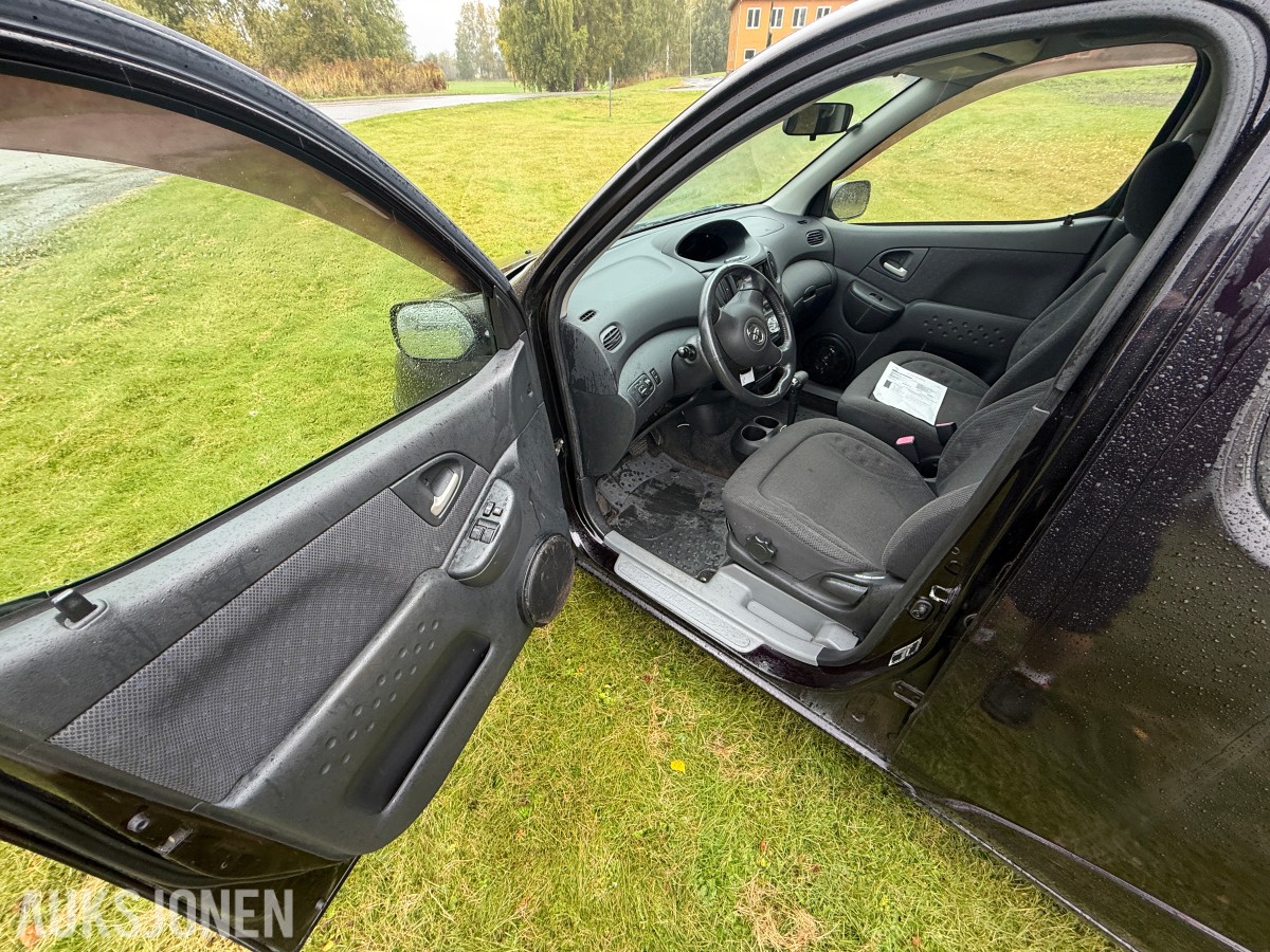2005 Toyota YARIS VERSO 1.3-84 - 5 seter - servicehistorikk