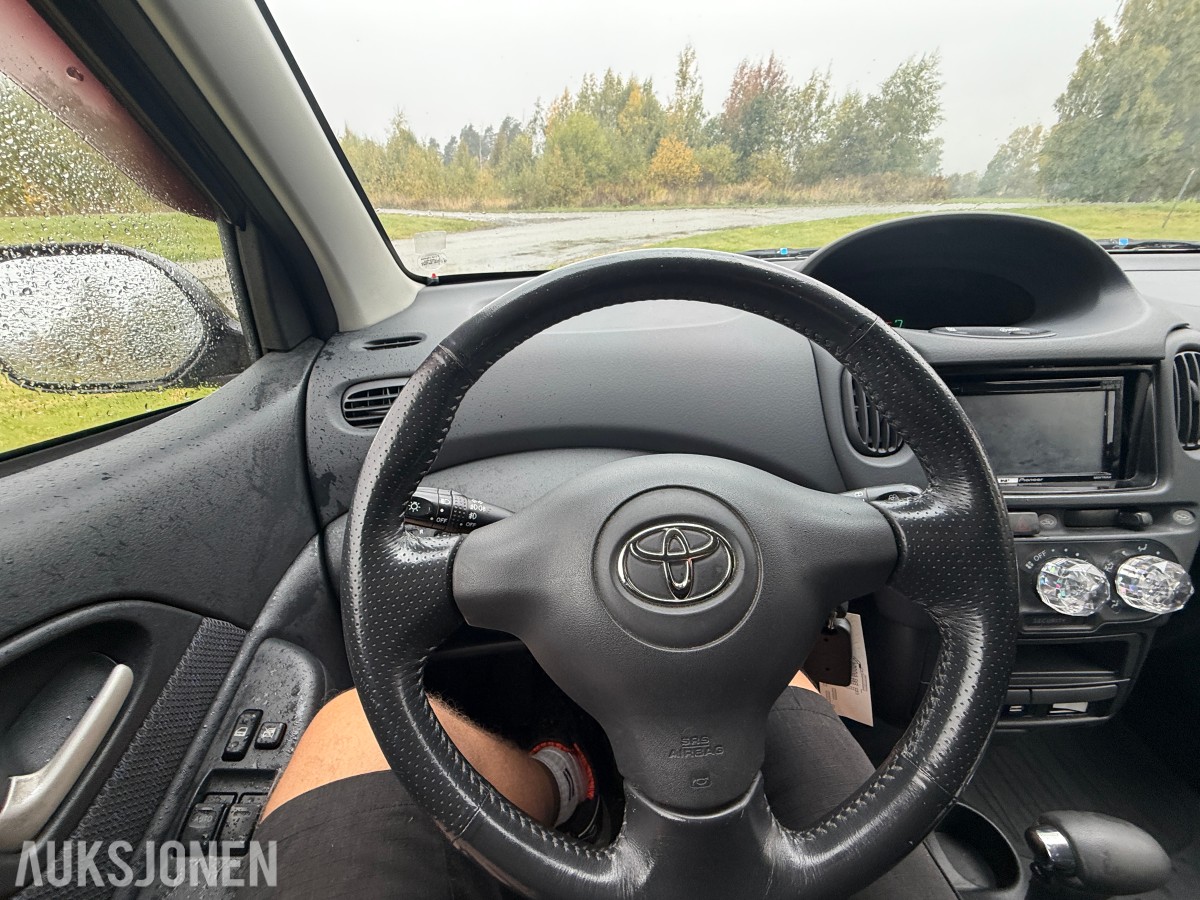 2005 Toyota YARIS VERSO 1.3-84 - 5 seter - servicehistorikk