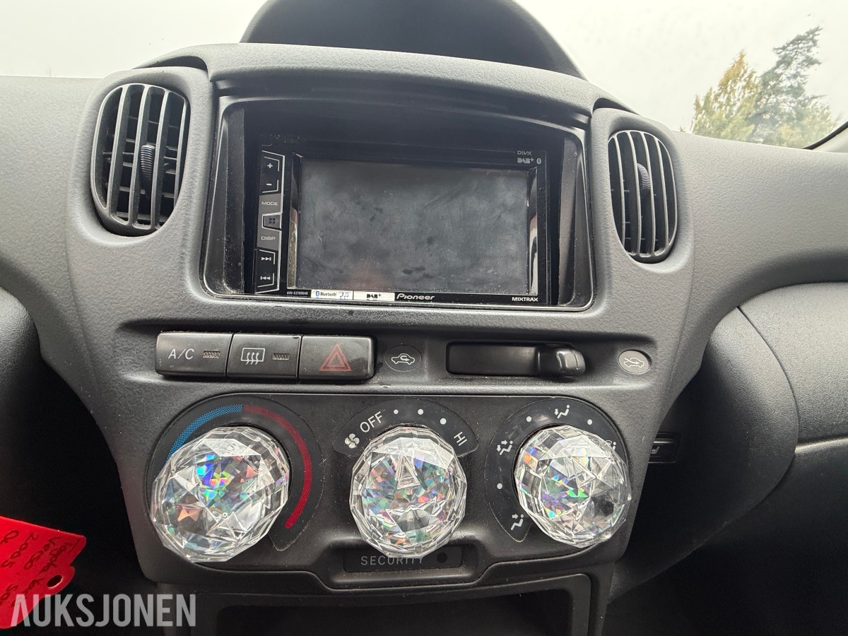 2005 Toyota YARIS VERSO 1.3-84 - 5 seter - servicehistorikk